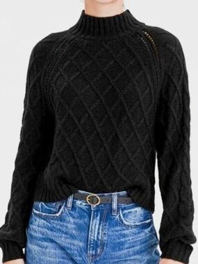 American Eagle | black cropped sweater size medium